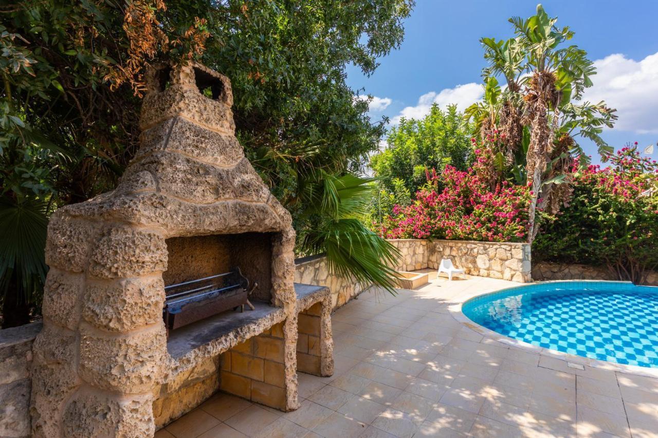 Windmill Villa Polis